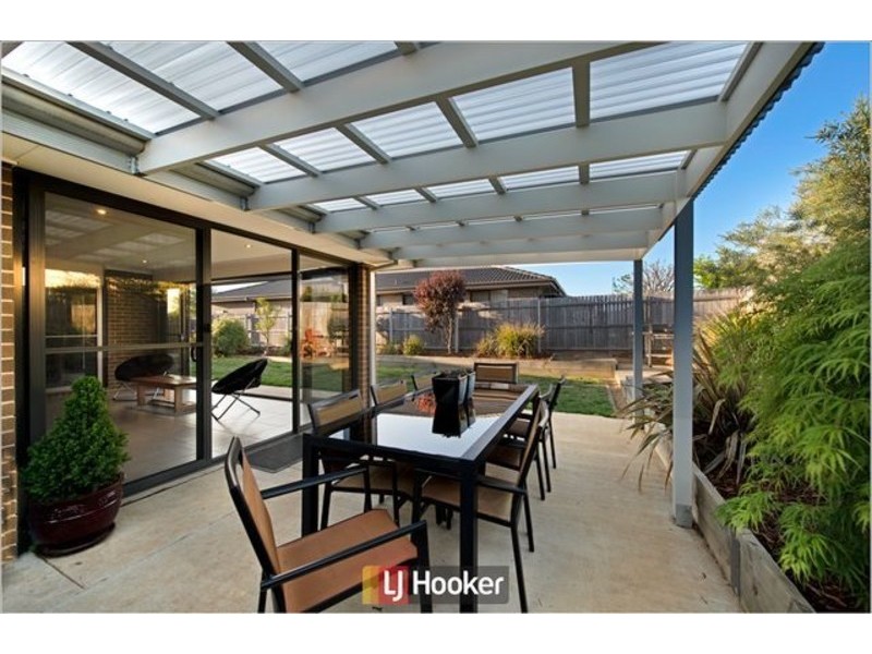 24 Macfarlane Burnet Avenue, Macgregor ACT 2615