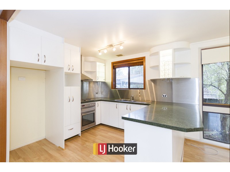 9 McBeath Place, Kambah ACT 2902