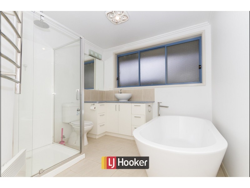 9 McBeath Place, Kambah ACT 2902