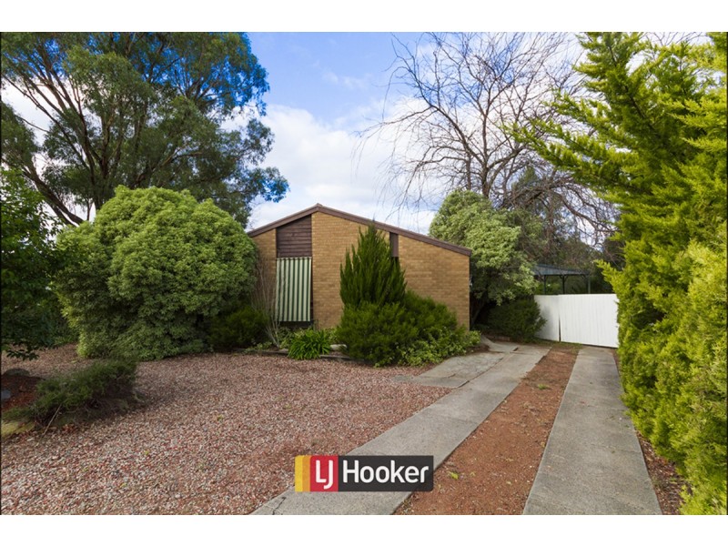 9 McBeath Place, Kambah ACT 2902