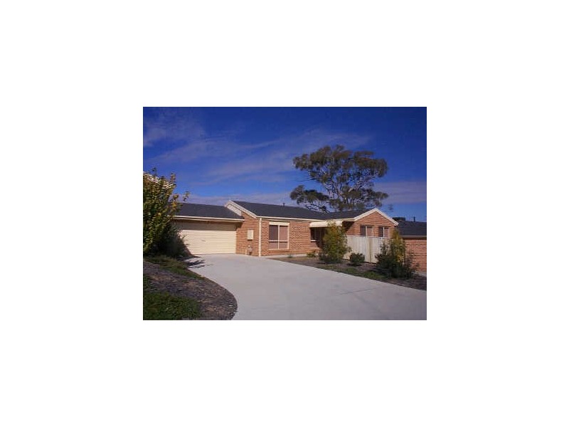 15/2 Landers Crescent, Amaroo ACT 2914