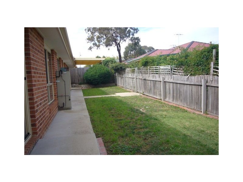 15/2 Landers Crescent, Amaroo ACT 2914