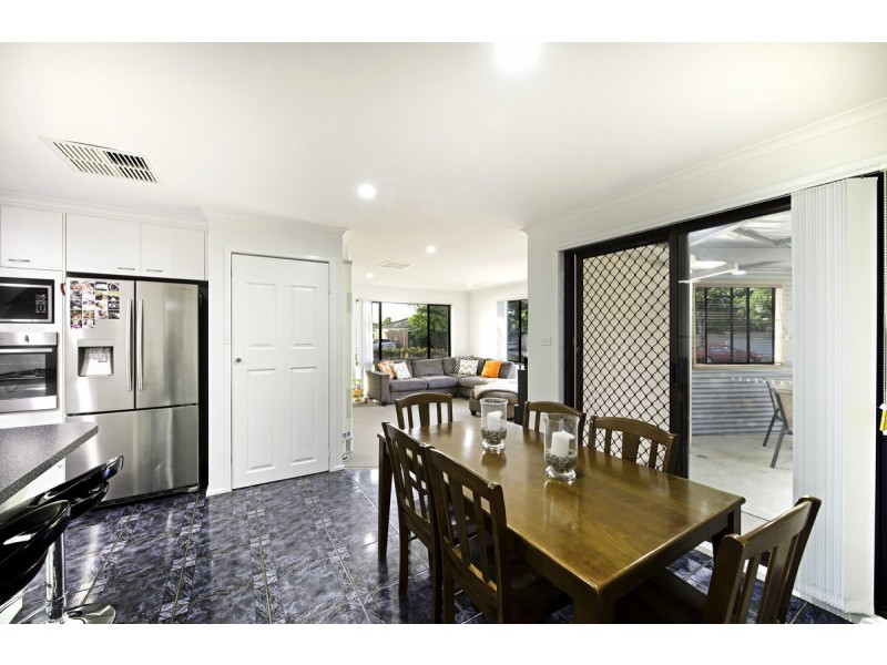 16 Lance Hill Avenue, Dunlop ACT 2615