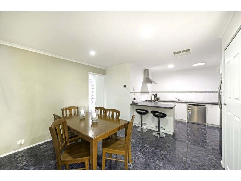 16 Lance Hill Avenue, Dunlop ACT 2615