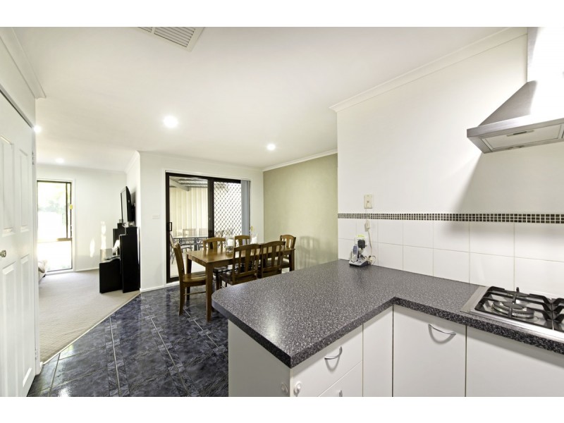 16 Lance Hill Avenue, Dunlop ACT 2615