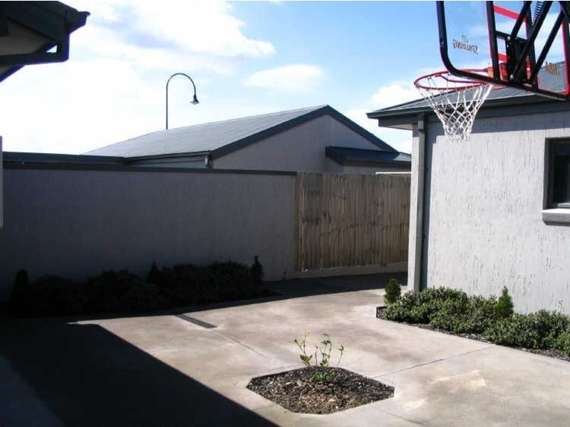 27 Sarre Street, Gungahlin ACT 2912