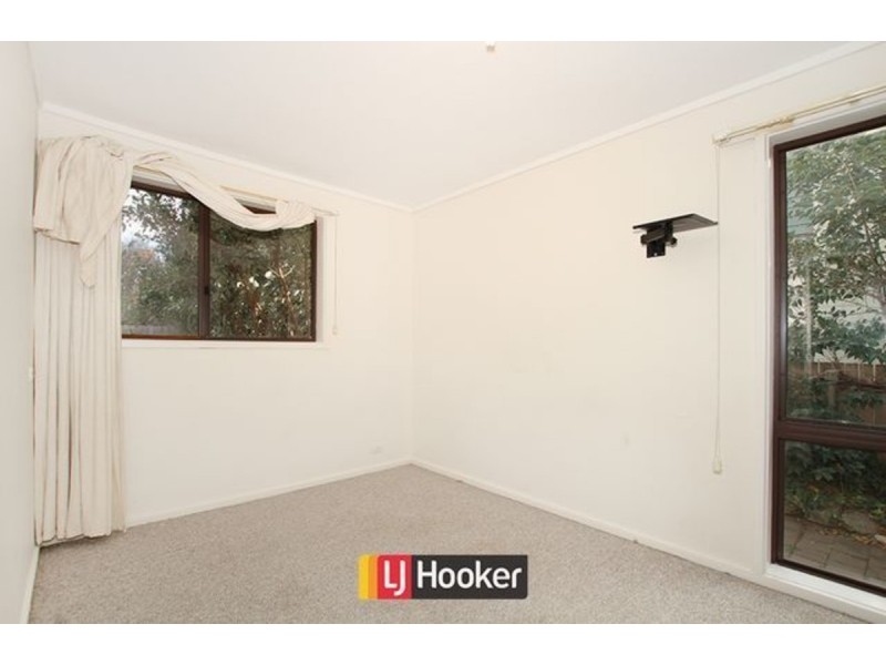 8 Weaver Place, Charnwood ACT 2615