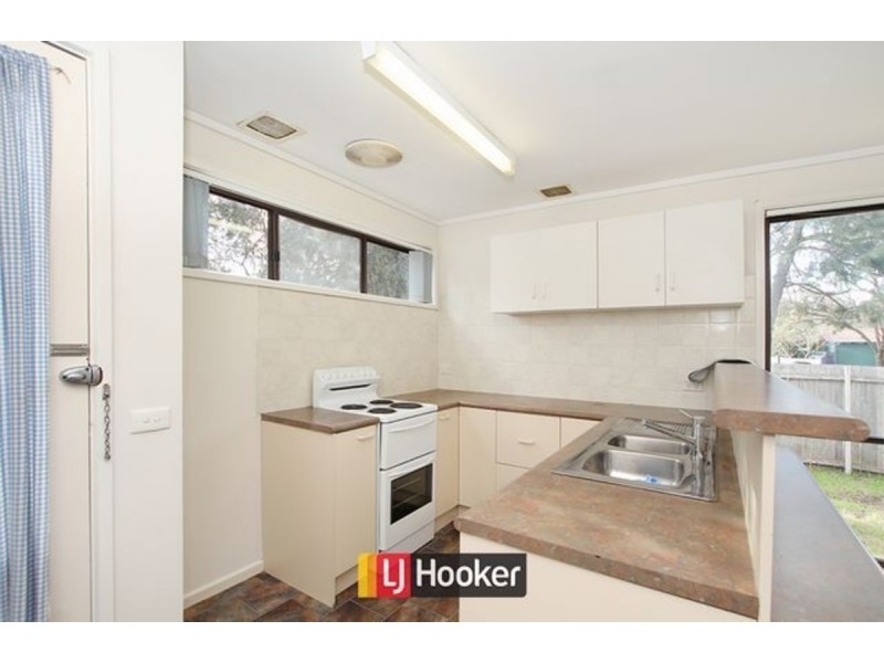8 Weaver Place, Charnwood ACT 2615