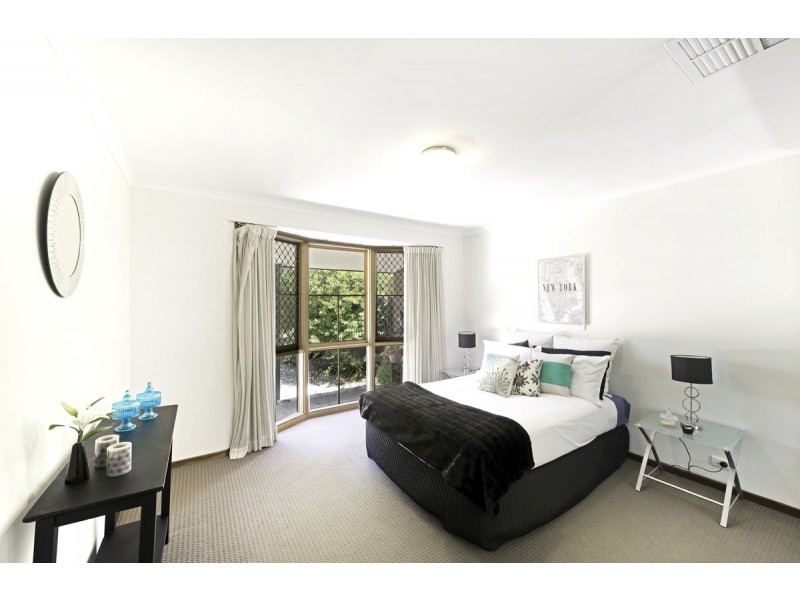 10 Vallance Place, Cook ACT 2614