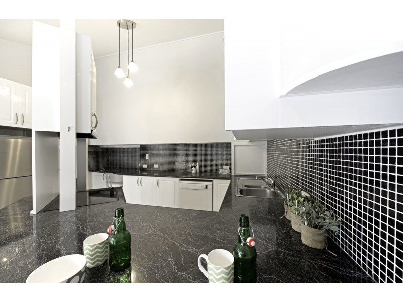 91 Barnett Close, Phillip ACT 2606