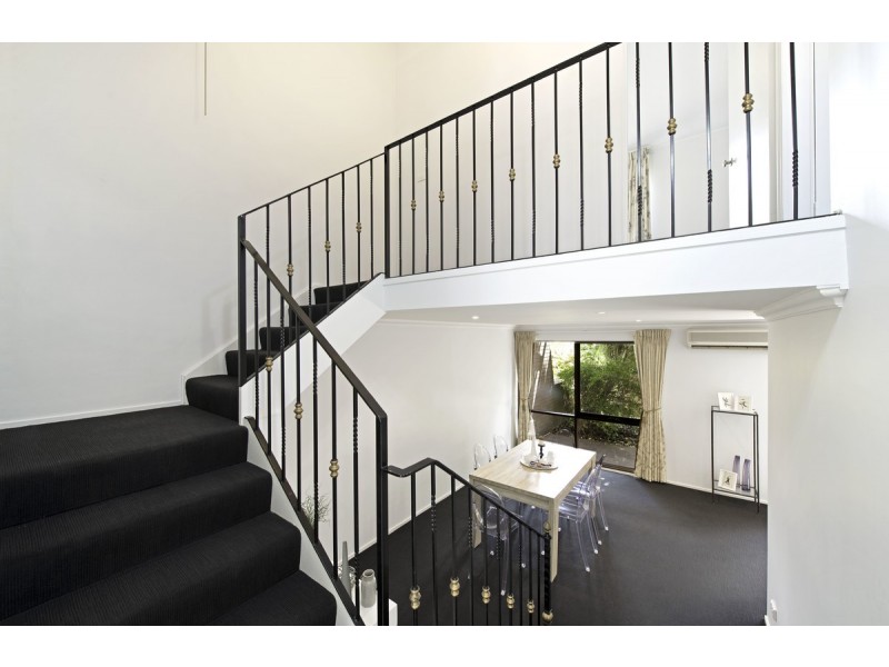 91 Barnett Close, Phillip ACT 2606