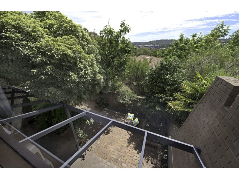 91 Barnett Close, Phillip ACT 2606