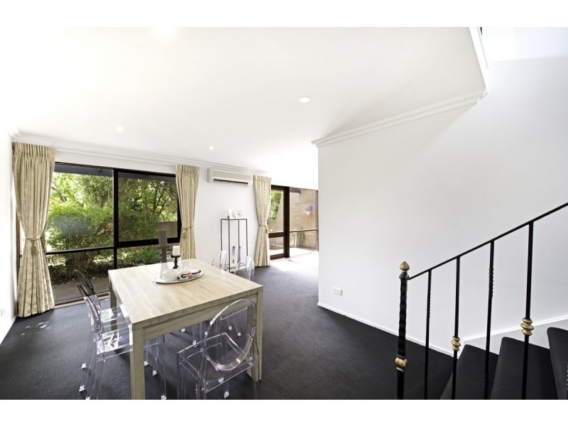 91 Barnett Close, Phillip ACT 2606