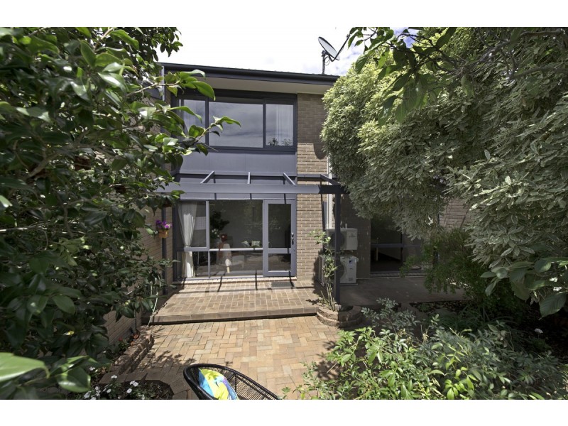 91 Barnett Close, Phillip ACT 2606