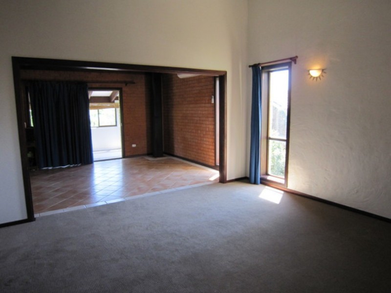 12 Barrett Street, Macgregor ACT 2615