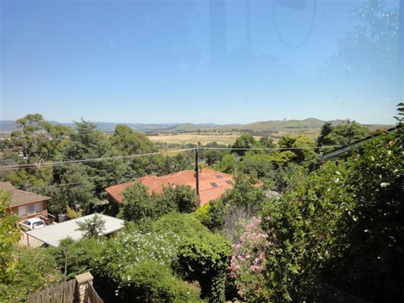 12 Barrett Street, Macgregor ACT 2615