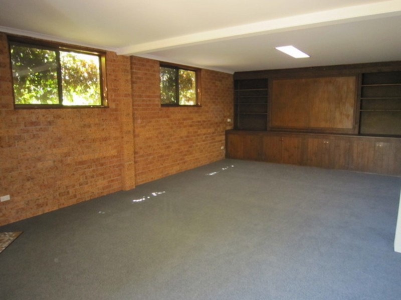 12 Barrett Street, Macgregor ACT 2615