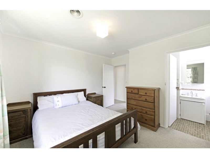 12 Twynam Street, Holder ACT 2611