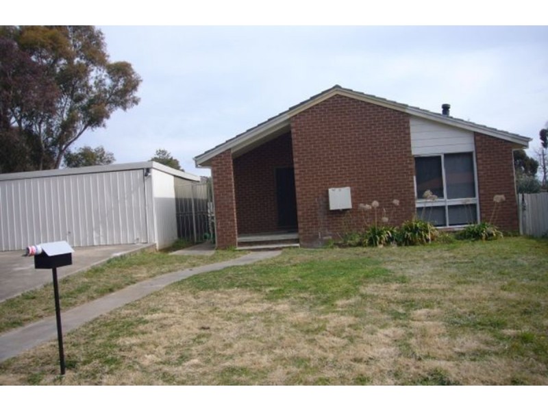 4 Selby Place, Charnwood ACT 2615