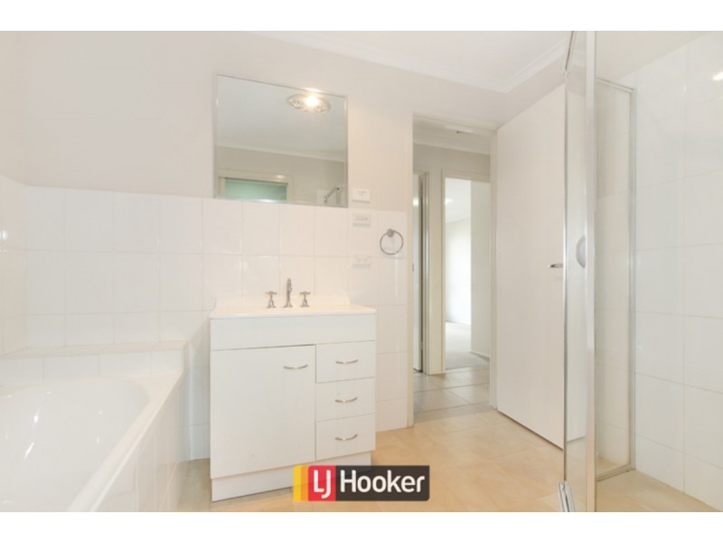 12 Hazelton Street, Macgregor ACT 2615