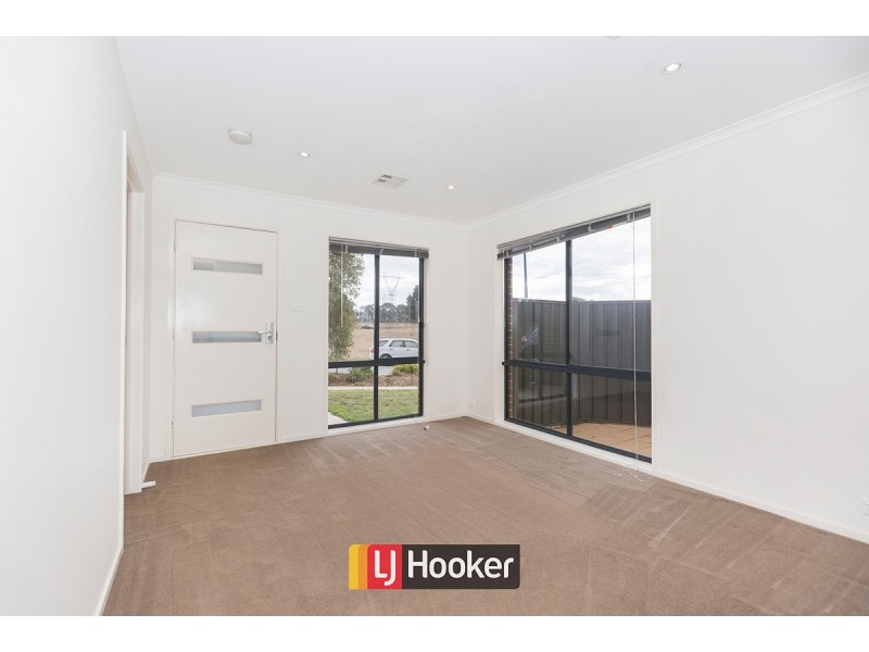 14 Eccles Crescent, Macgregor ACT 2615