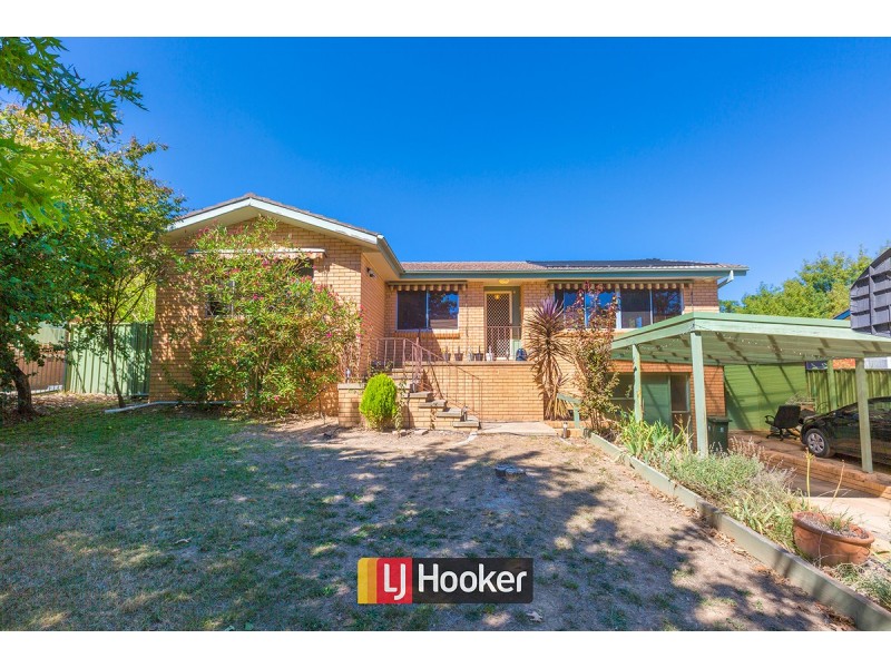 11 Phoenix Place, Giralang ACT 2617