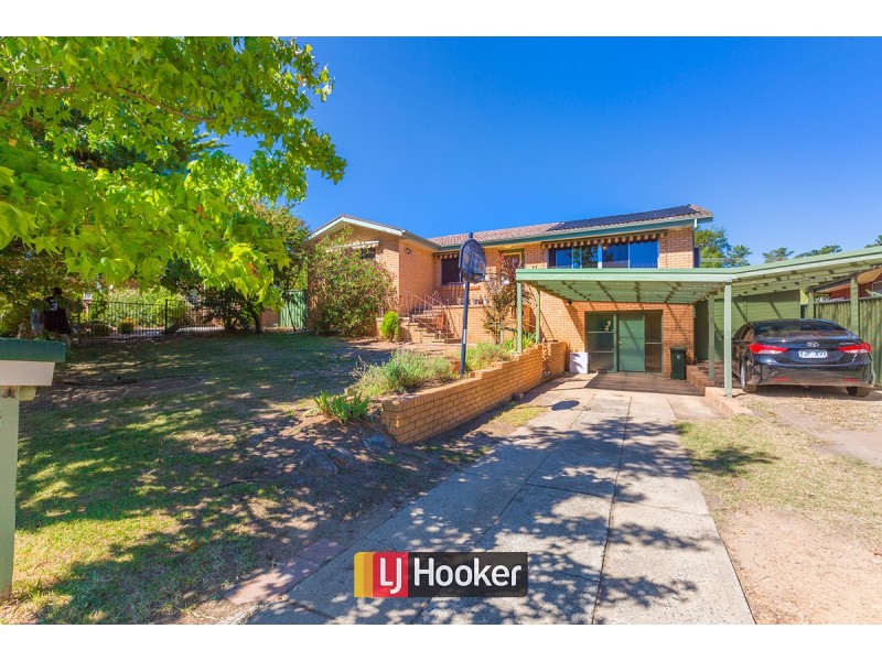 11 Phoenix Place, Giralang ACT 2617