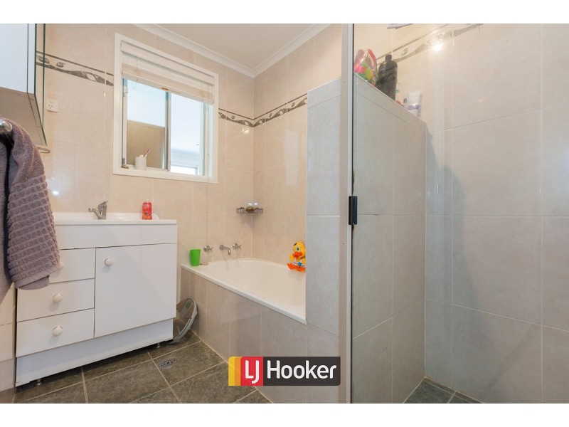 11 Phoenix Place, Giralang ACT 2617