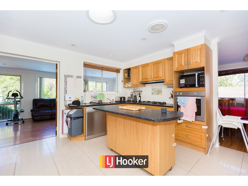 11 Phoenix Place, Giralang ACT 2617
