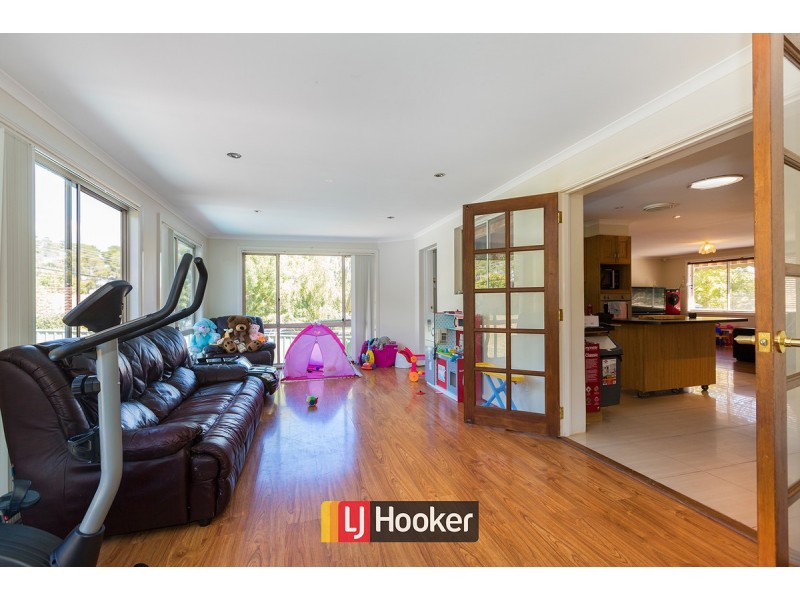 11 Phoenix Place, Giralang ACT 2617