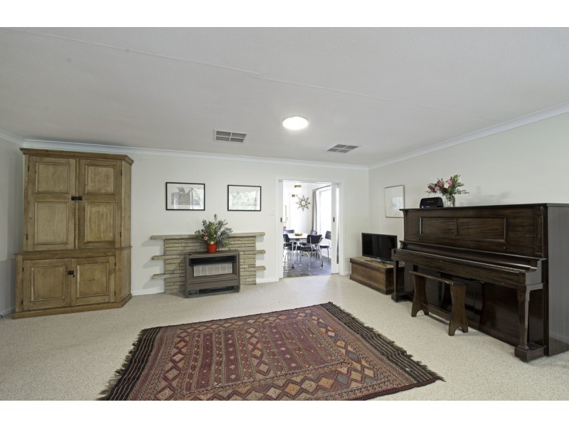 193 Phillip Avenue, Hackett ACT 2602