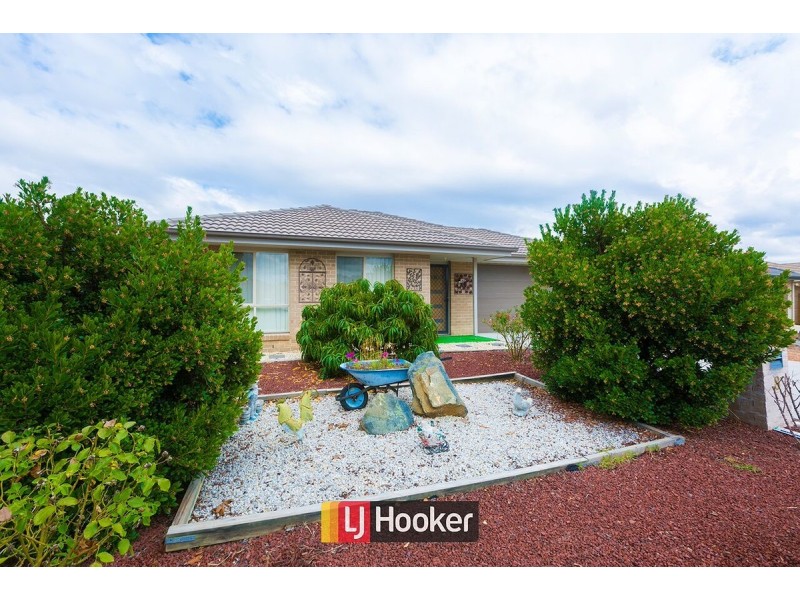 8 Herdson Place, Macgregor ACT 2615