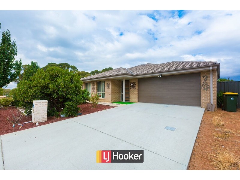 8 Herdson Place, Macgregor ACT 2615