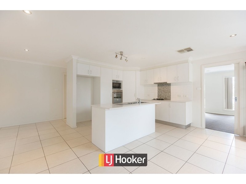 8 Herdson Place, Macgregor ACT 2615