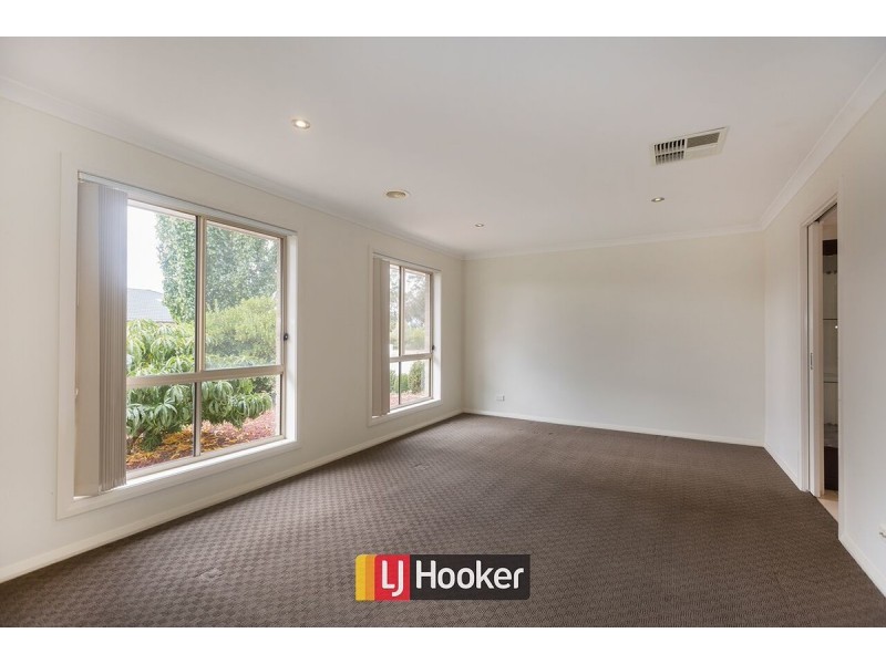 8 Herdson Place, Macgregor ACT 2615