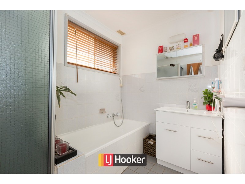 2 Tebbutt Place, Charnwood ACT 2615