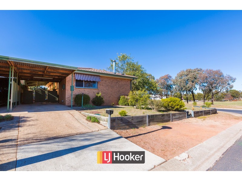 2 Tebbutt Place, Charnwood ACT 2615