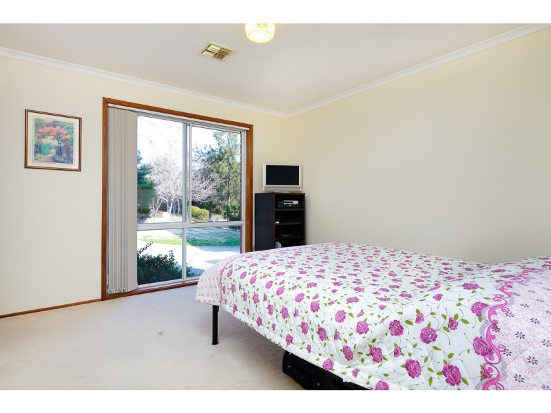 8 Edney Place, Isaacs ACT 2607