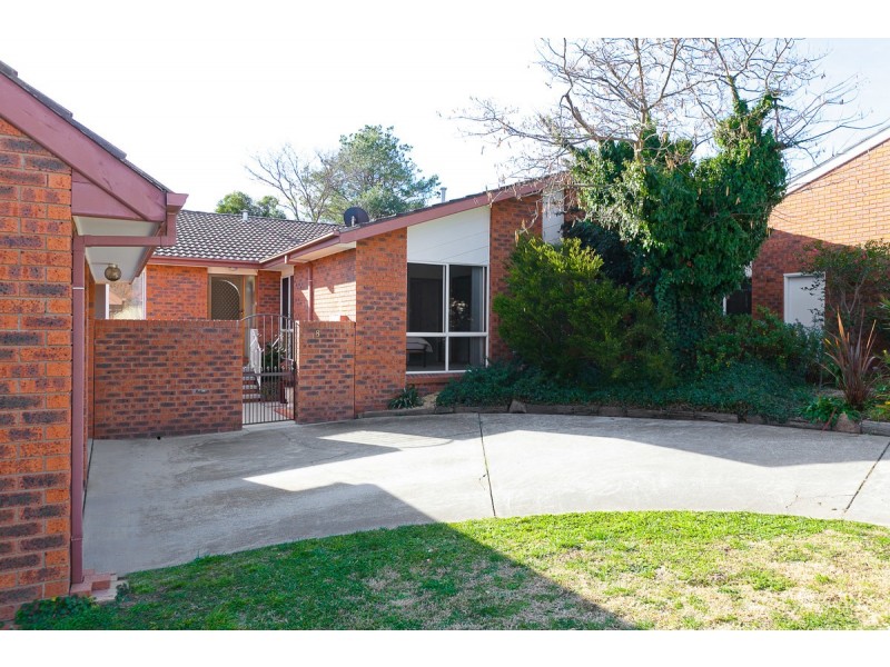 8 Edney Place, Isaacs ACT 2607