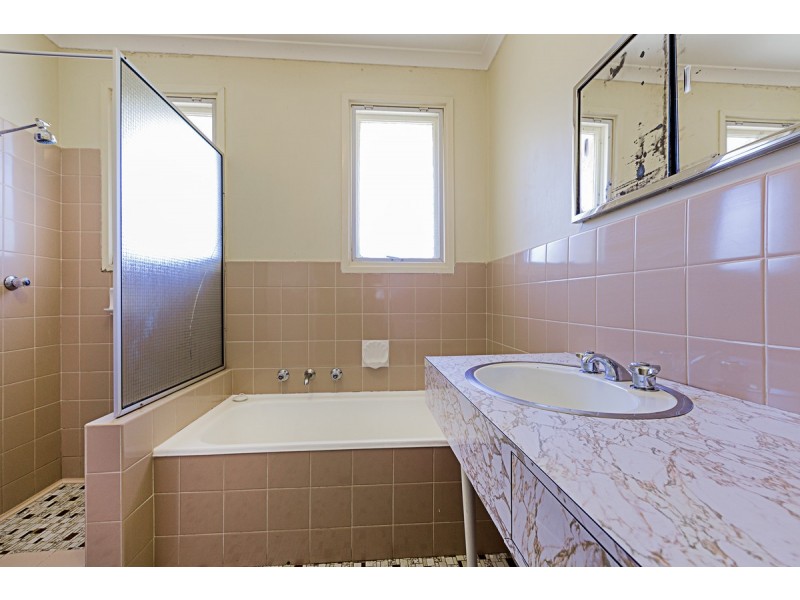 32 Dwyer Place, Cook ACT 2614
