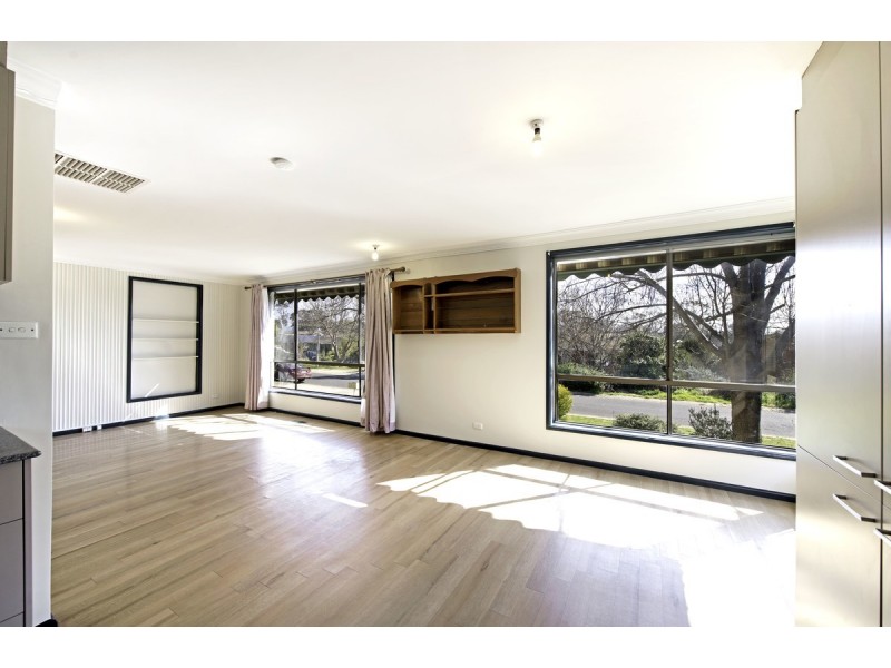 14 Millhouse Crescent, Higgins ACT 2615