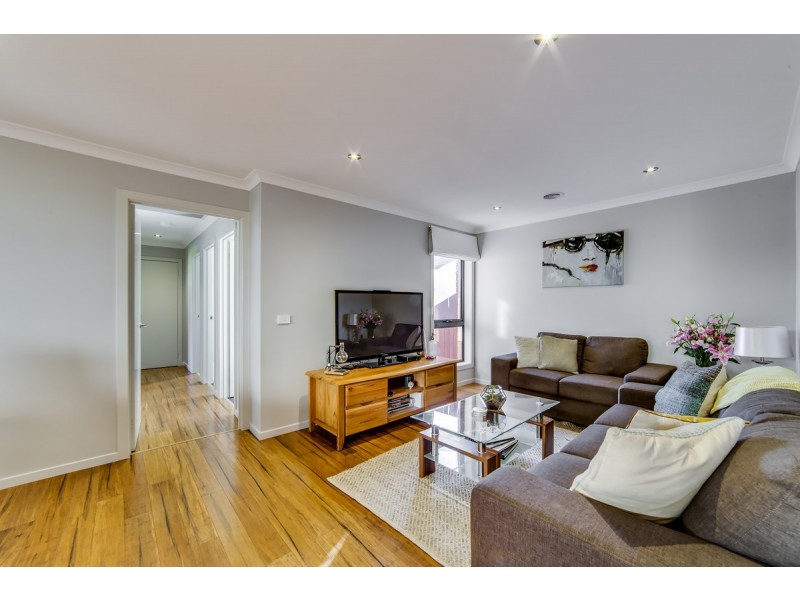 27 Audrey Cahn Street, Macgregor ACT 2615