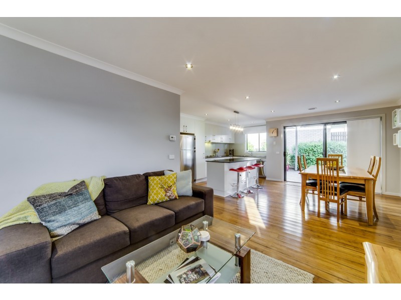 27 Audrey Cahn Street, Macgregor ACT 2615