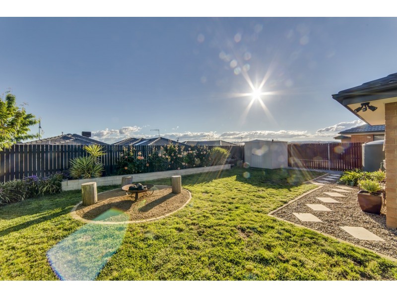 27 Audrey Cahn Street, Macgregor ACT 2615