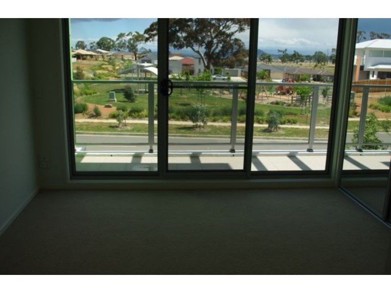 90/329 Flemington Road, Franklin ACT 2913