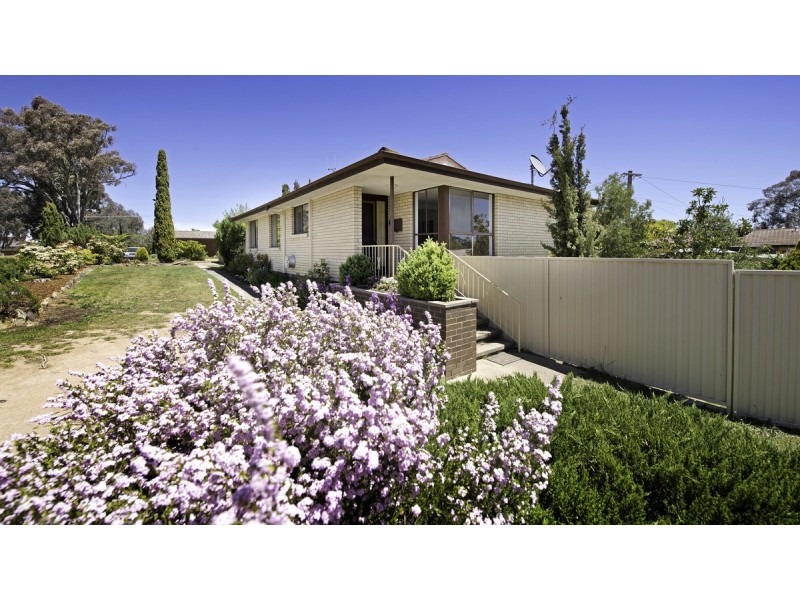 4 Carrodus Street, Fraser ACT 2615