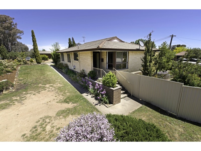 4 Carrodus Street, Fraser ACT 2615