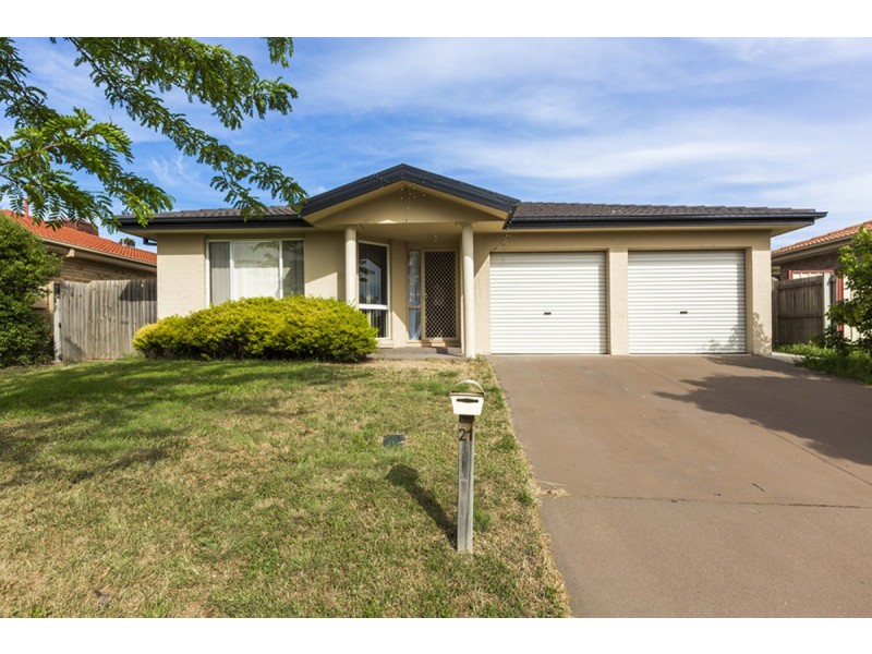 21 Dunnett Street, Dunlop ACT 2615