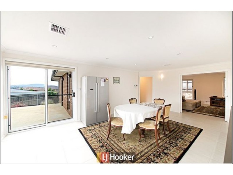 6 Winchester Street, Casey ACT 2913