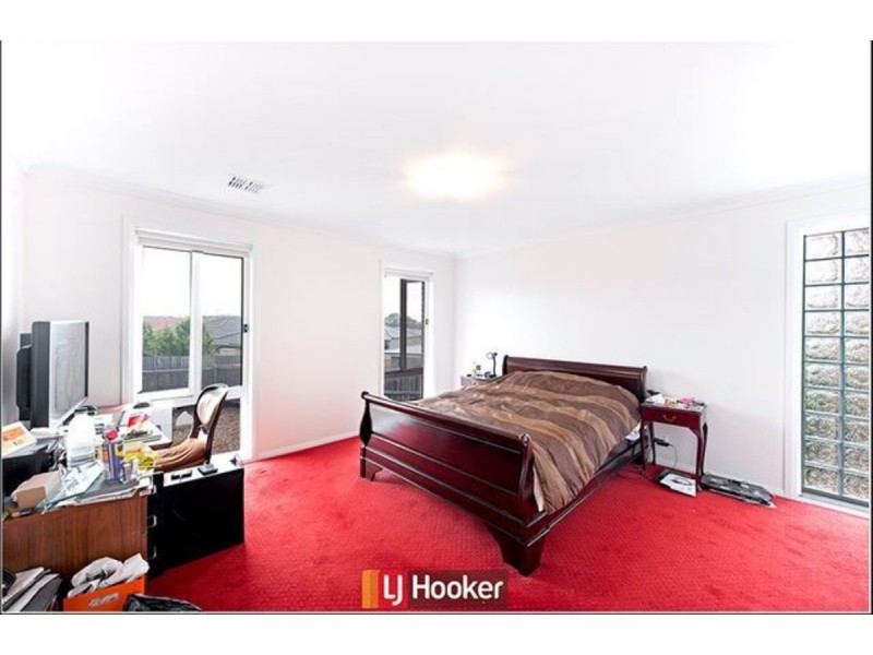 6 Winchester Street, Casey ACT 2913